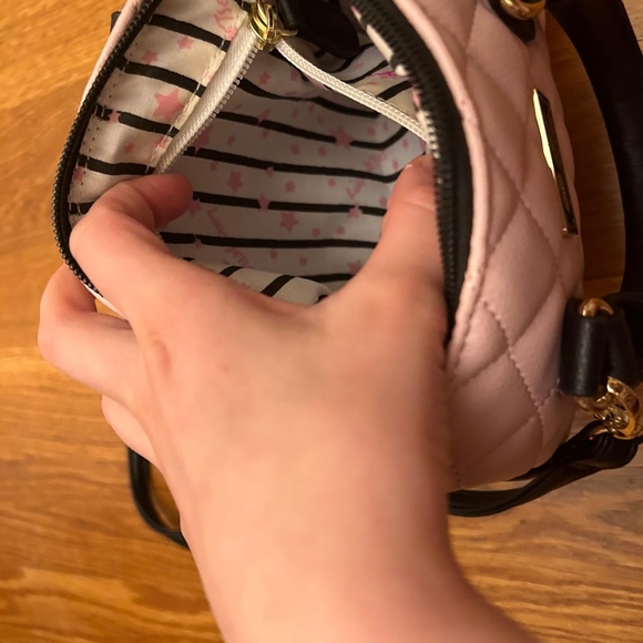 Luv Betsy by Betsy John - Picture 6 of 9